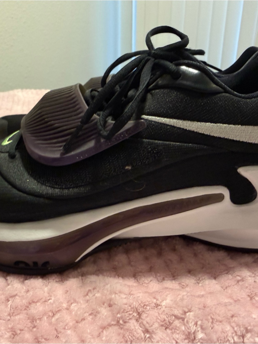 Nike Black Sneakers with Blue Accents - Picture 4 of 5
